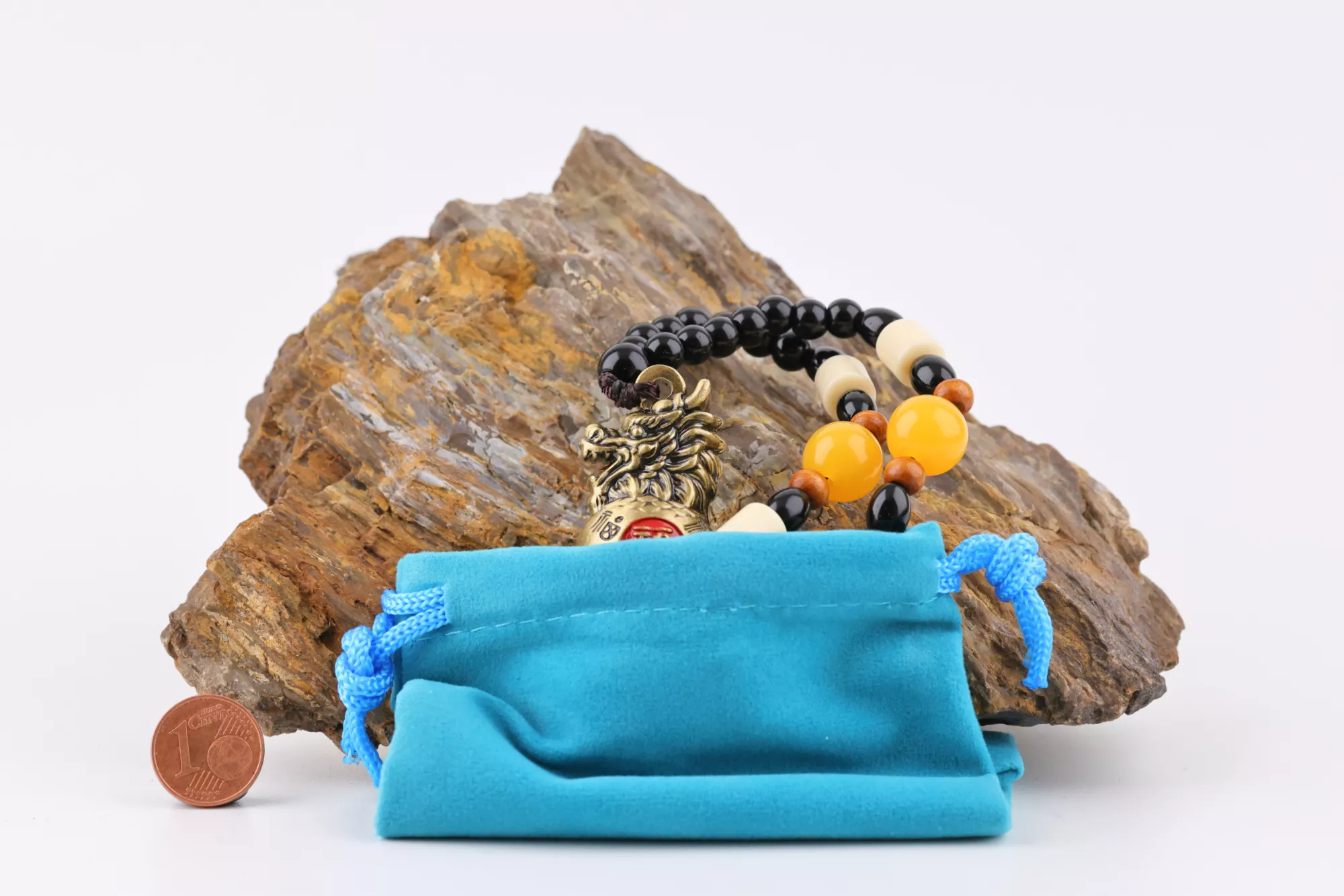 Dieses Feng-Shui-Hängeornament zeigt eine traditionelle doppelte Kalebasse (Wu Lou), gekrönt von einem Drachenkopf – ein anerkanntes Symbol für Gesundheit, Vitalität und langes Leben. 