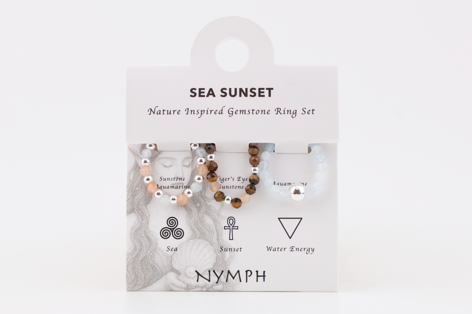 Drei Ringe – drei Stimmungen des Meeres
Jeder Ring trägt eine eigene Bedeutung und kann einzeln oder im Set getragen werden