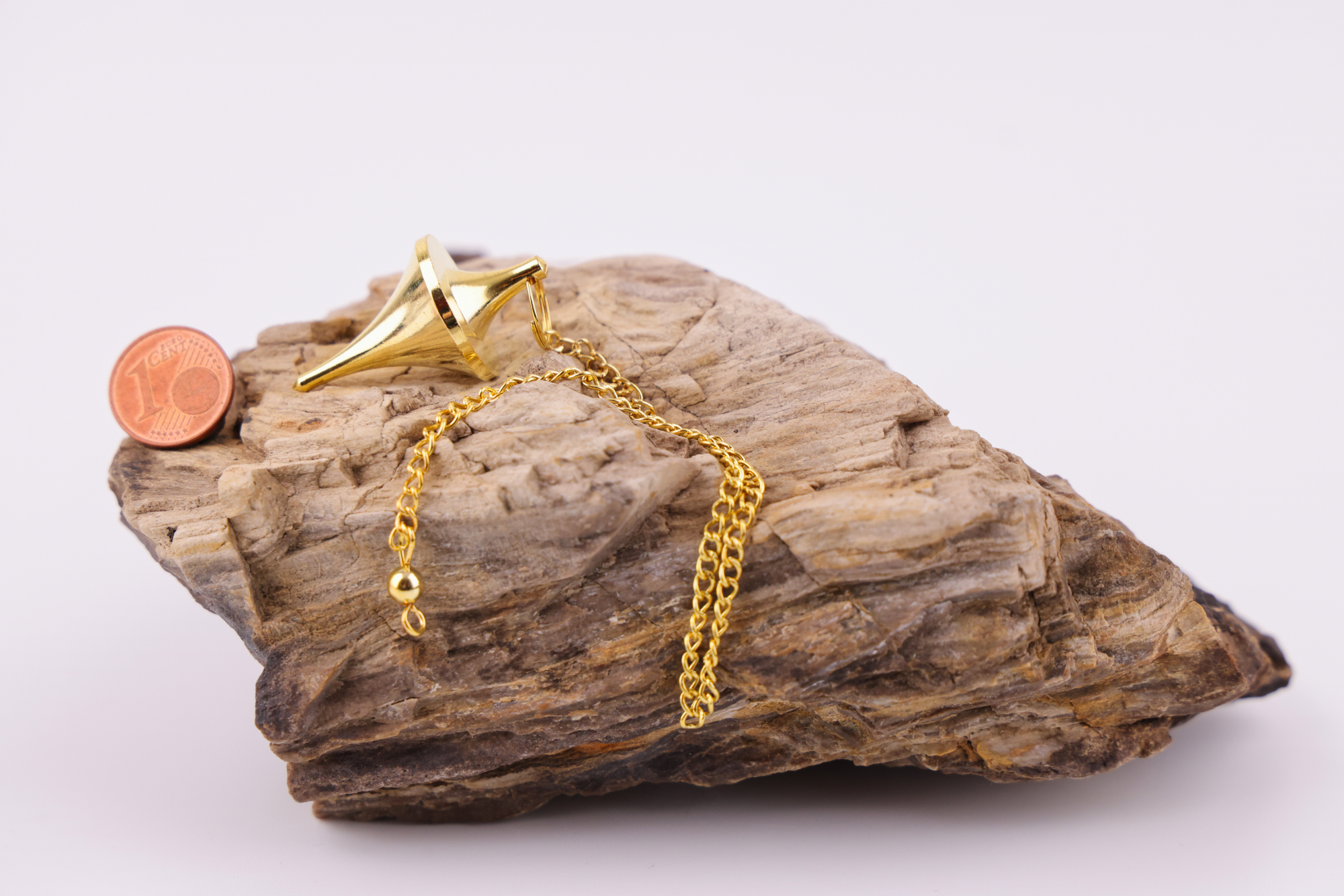 Vergoldetes Trichterpendel aus Messing