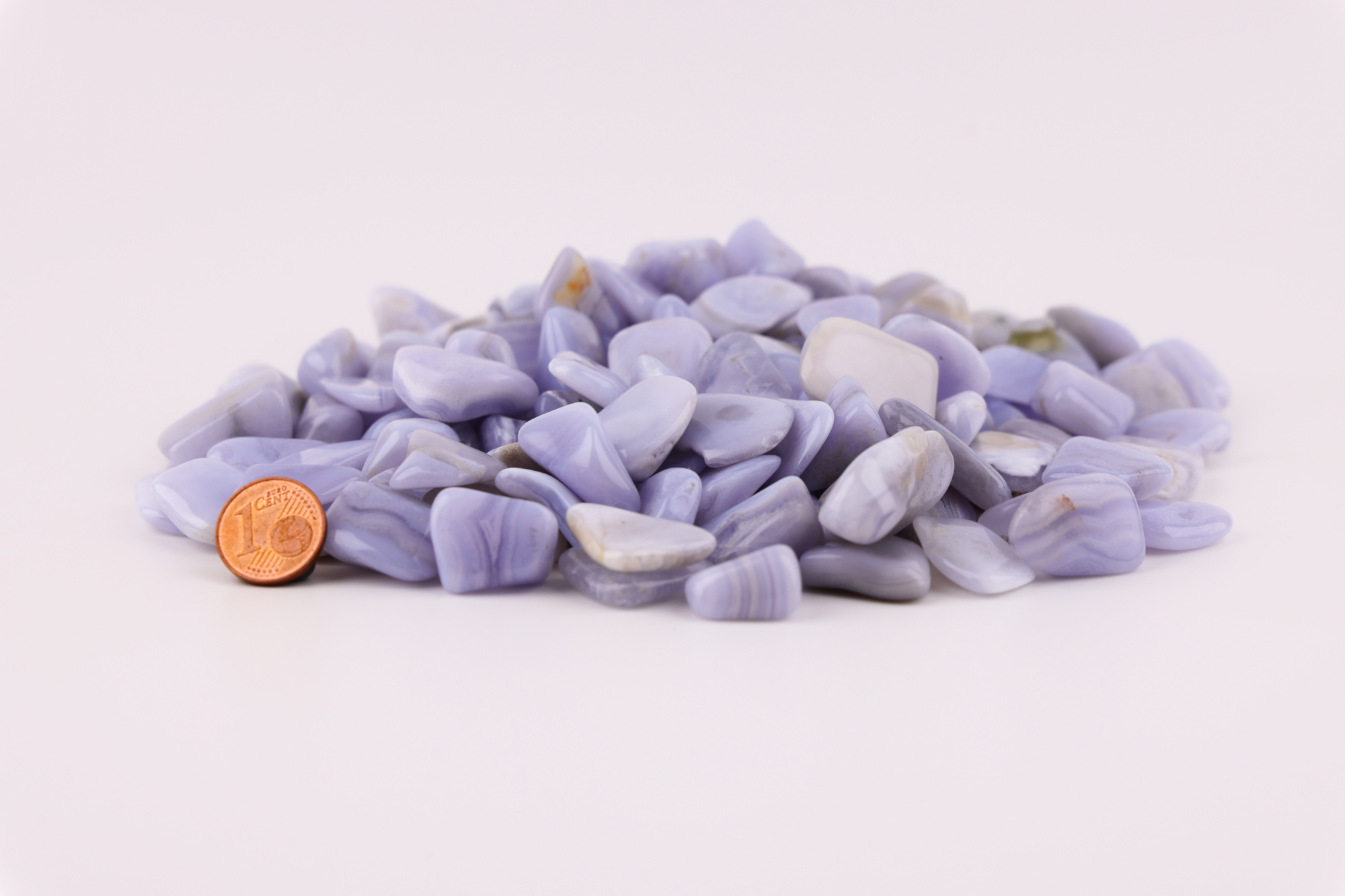 Hellblauer Chalcedon – Glatt geschliffene Trommelsteine (Naturunikate)