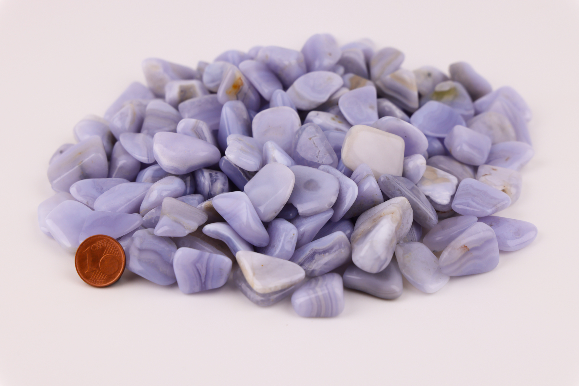 Hellblauer Chalcedon – Glatt geschliffene Trommelsteine (Naturunikate)